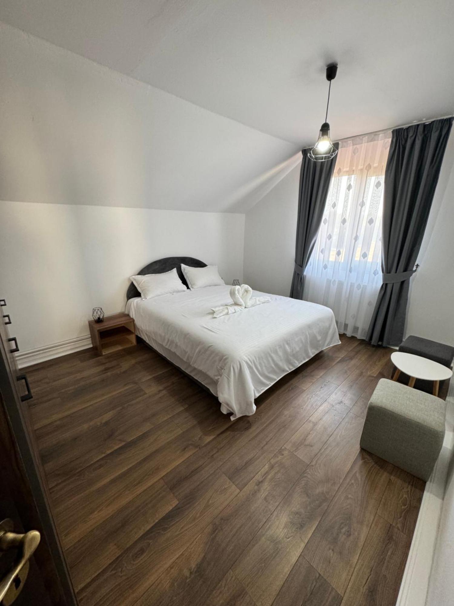 Casa Casy Villa Oradea Bagian luar foto